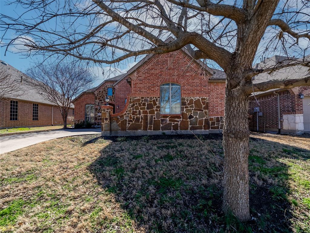 2804 Pioneer Drive Property Photo 3