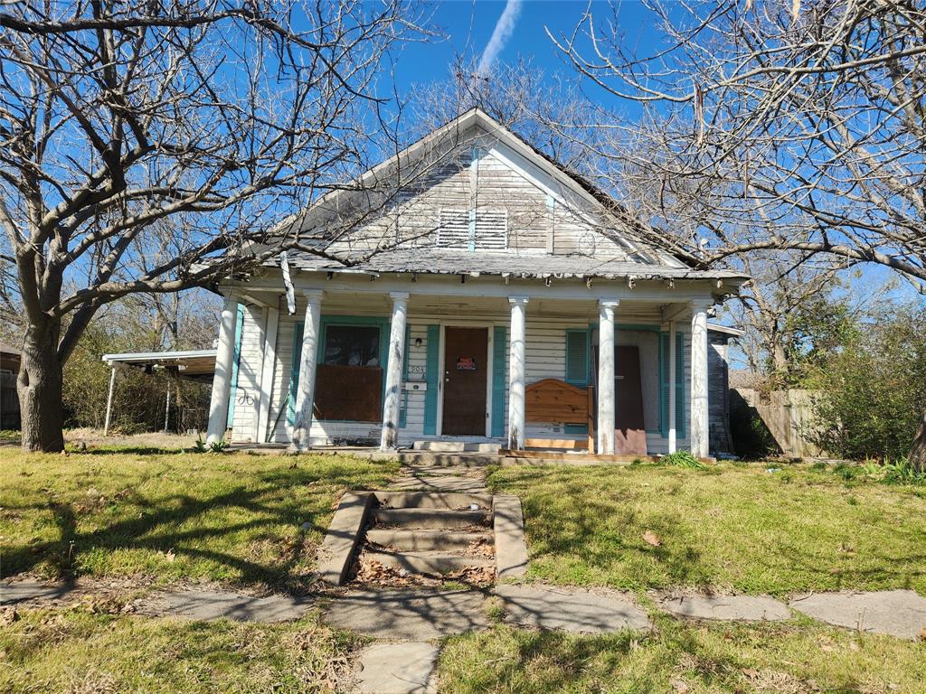 904 College Street Property Photo