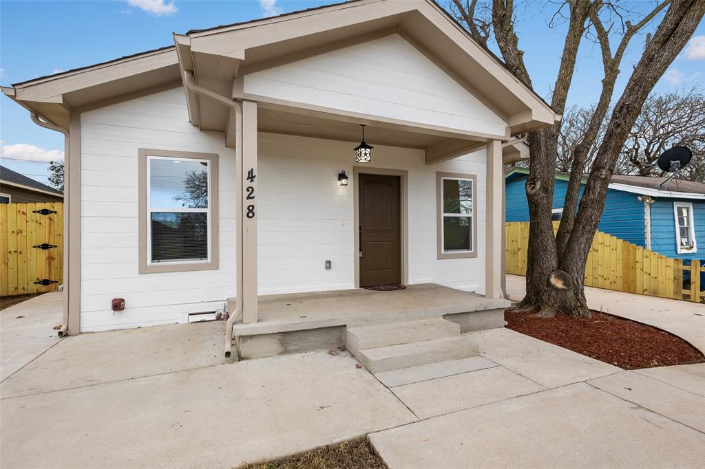 428 E Day Street Property Photo