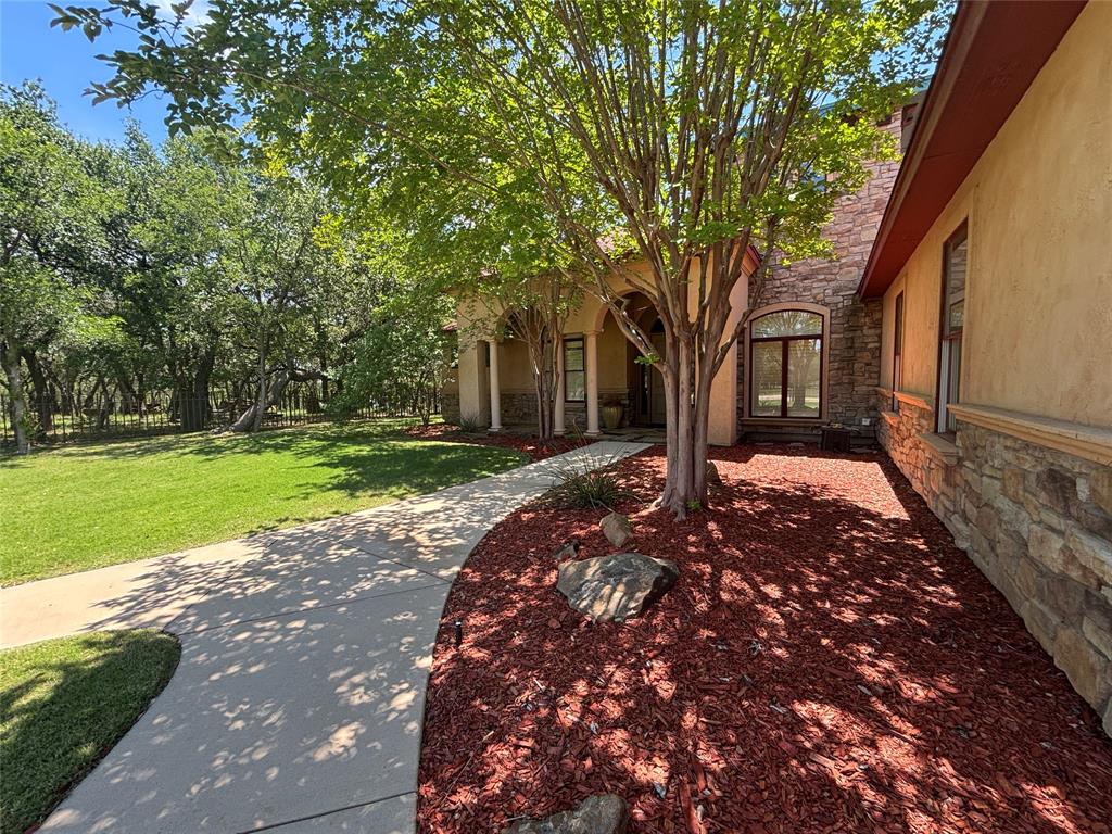 600 Oak Point Drive Property Photo 1