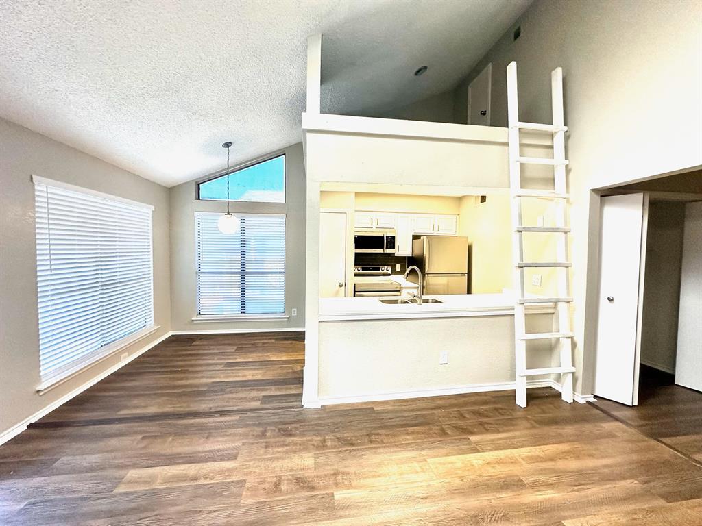 7525 Holly Hill Drive Property Photo