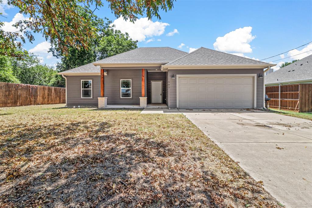 507 Maple Street Property Photo