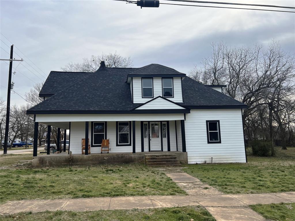 323 E Grand Street Property Photo