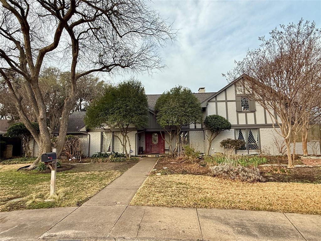 16805 Chepstow Court Property Photo