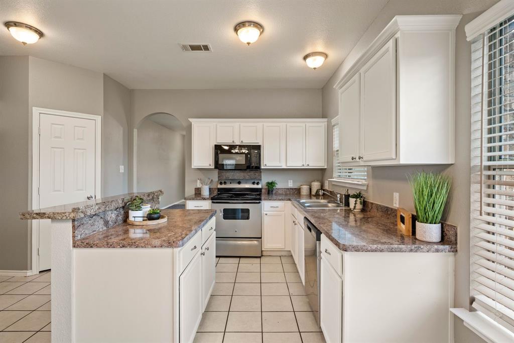 3001 Bourine Street Property Photo