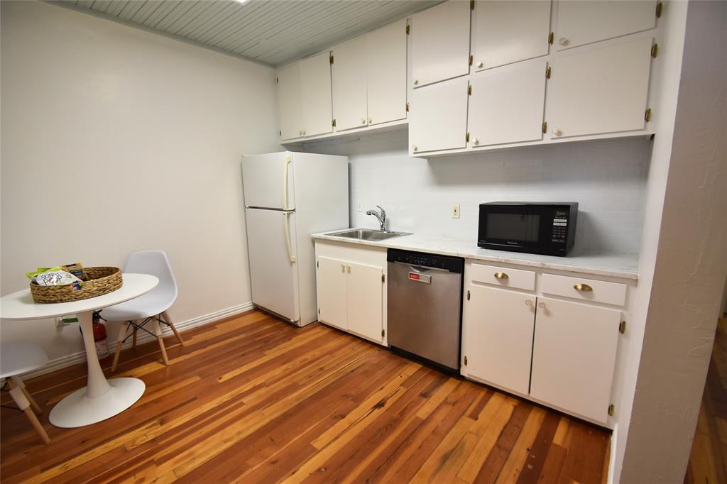 206 E Louisiana Street Property Photo 4