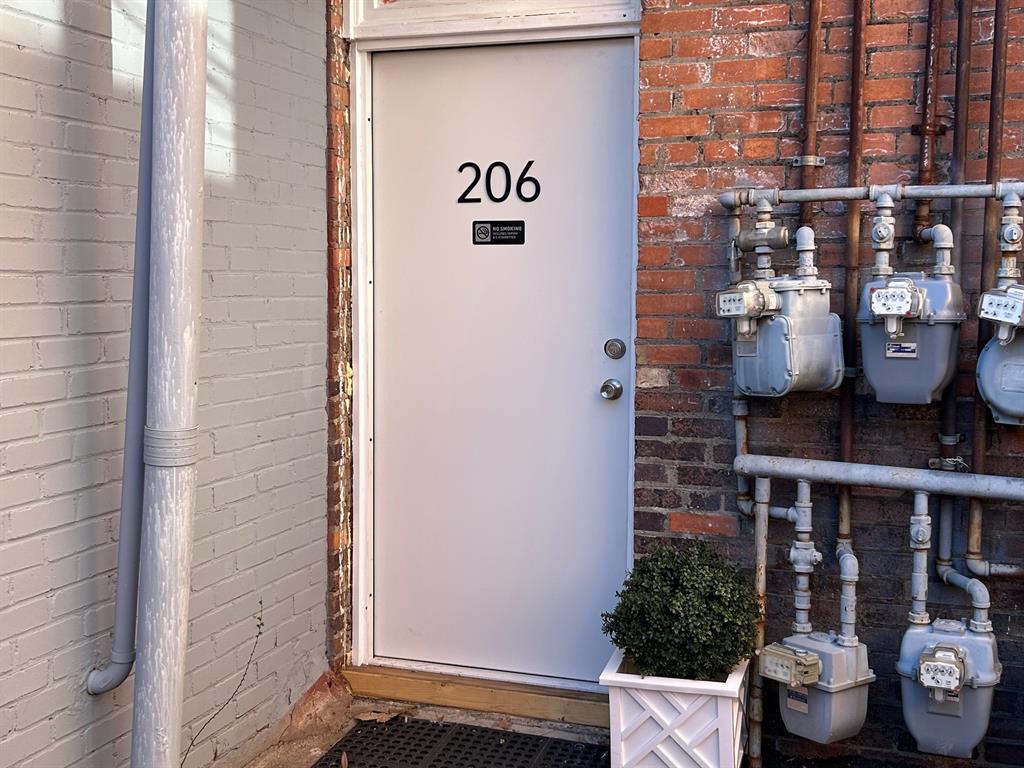206 E Louisiana Street Property Photo 5