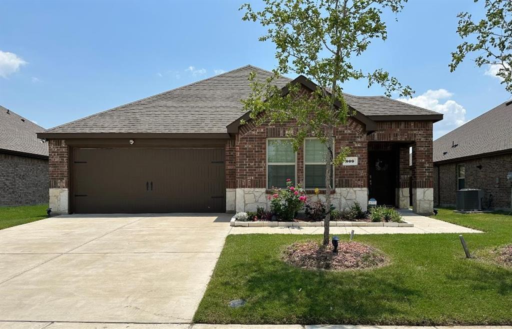 909 Saddle Club Way Property Photo