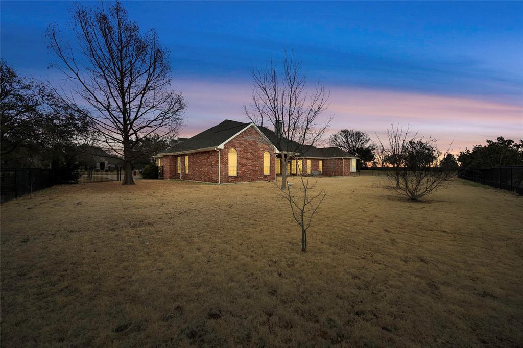 5900 Dunnaway Crossing Property Photo 3