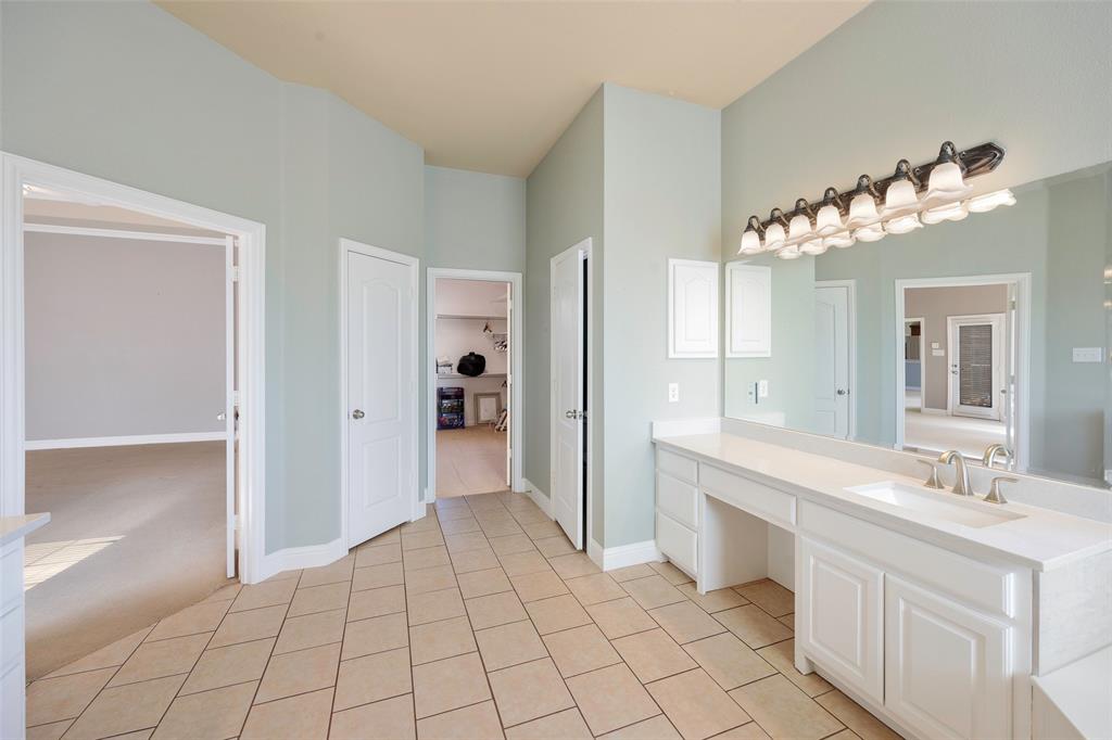 5900 Dunnaway Crossing Property Photo 12