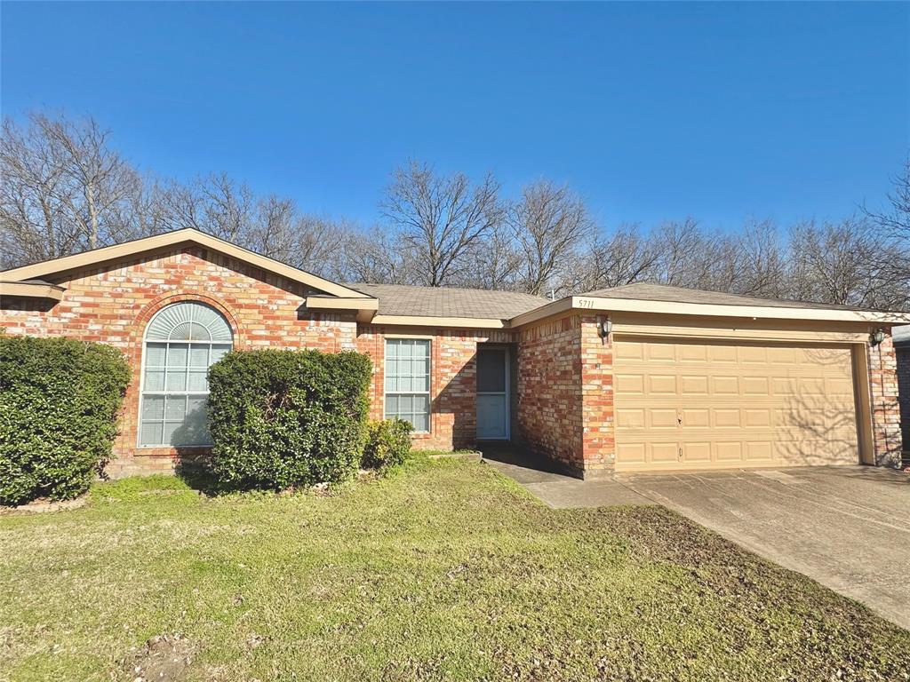 5711 Brookneal Court Property Photo