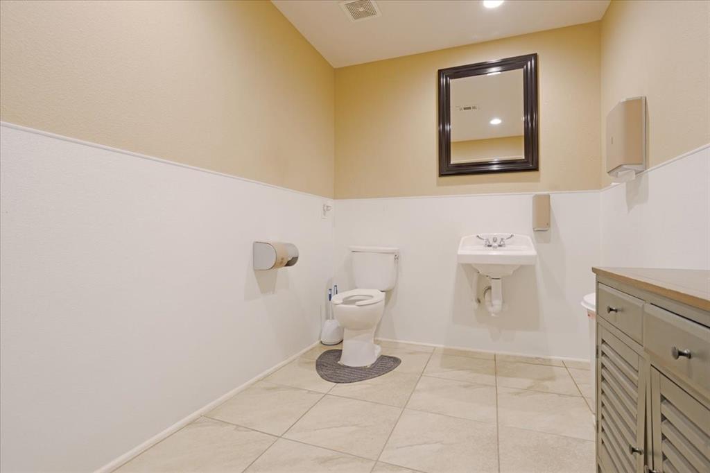 524 E Hazelwood Street Property Photo 9