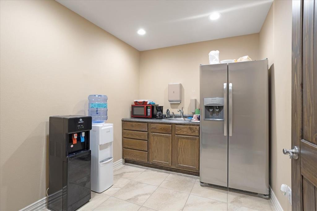 524 E Hazelwood Street Property Photo 10