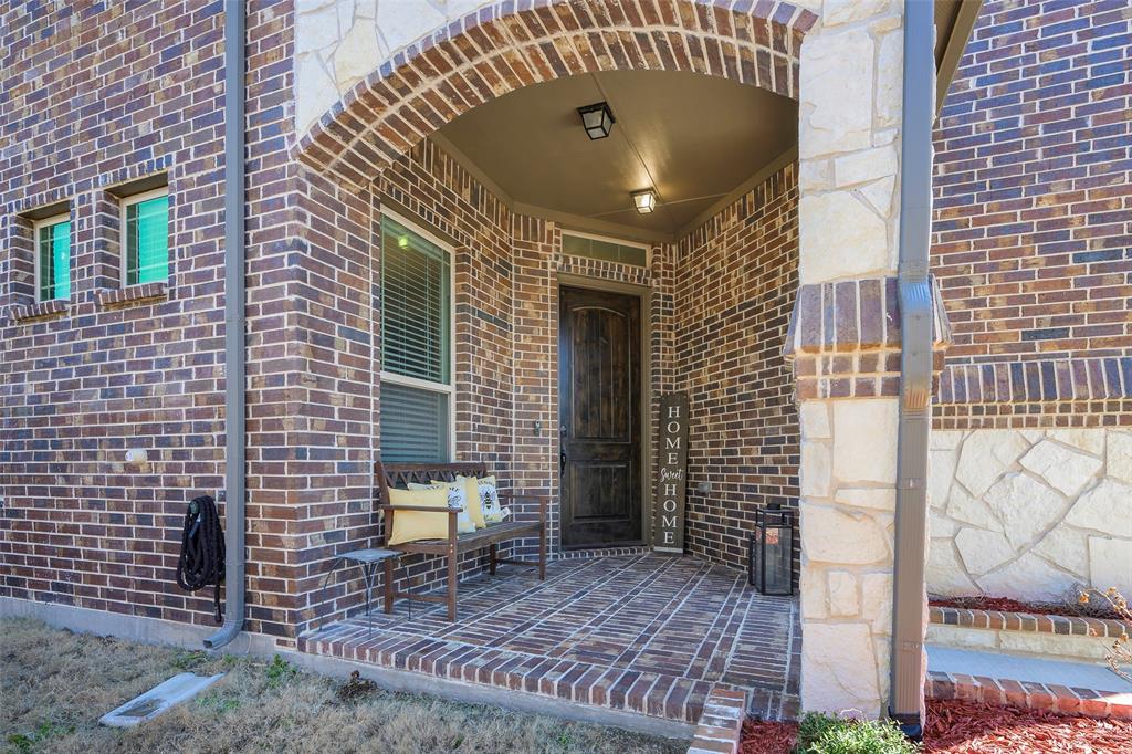 601 Warner Drive Property Photo 2
