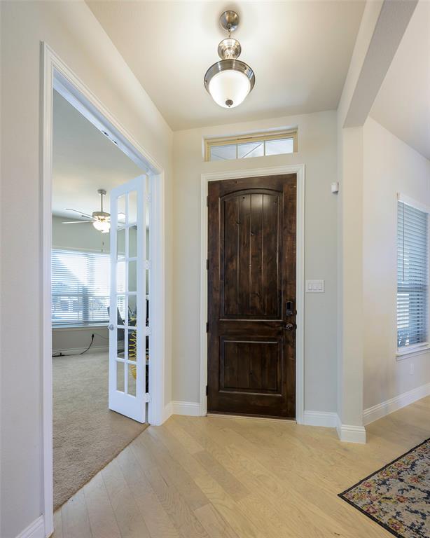 601 Warner Drive Property Photo 3