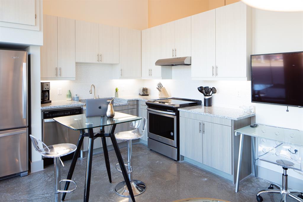 830 N Zang Boulevard Property Photo