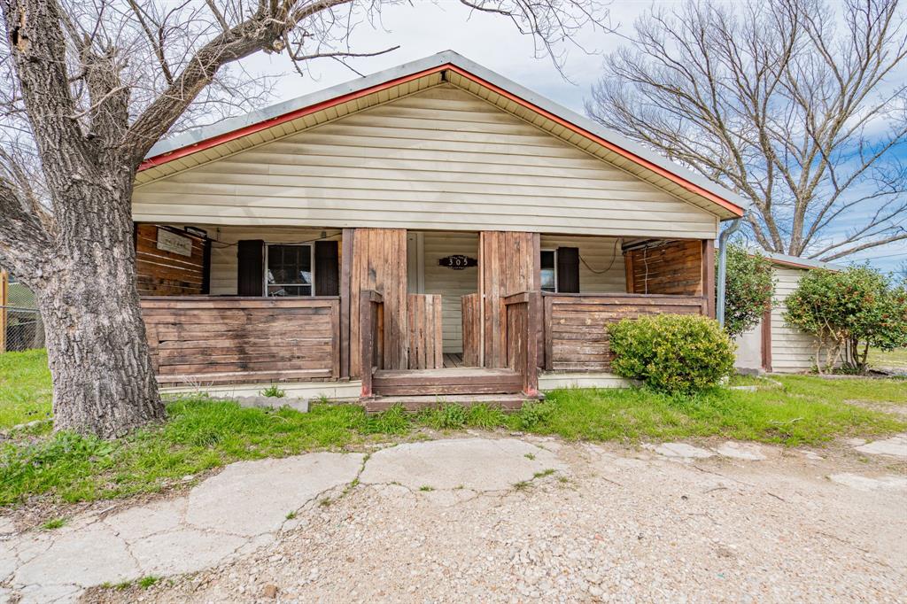 305 E Church Street Property Photo