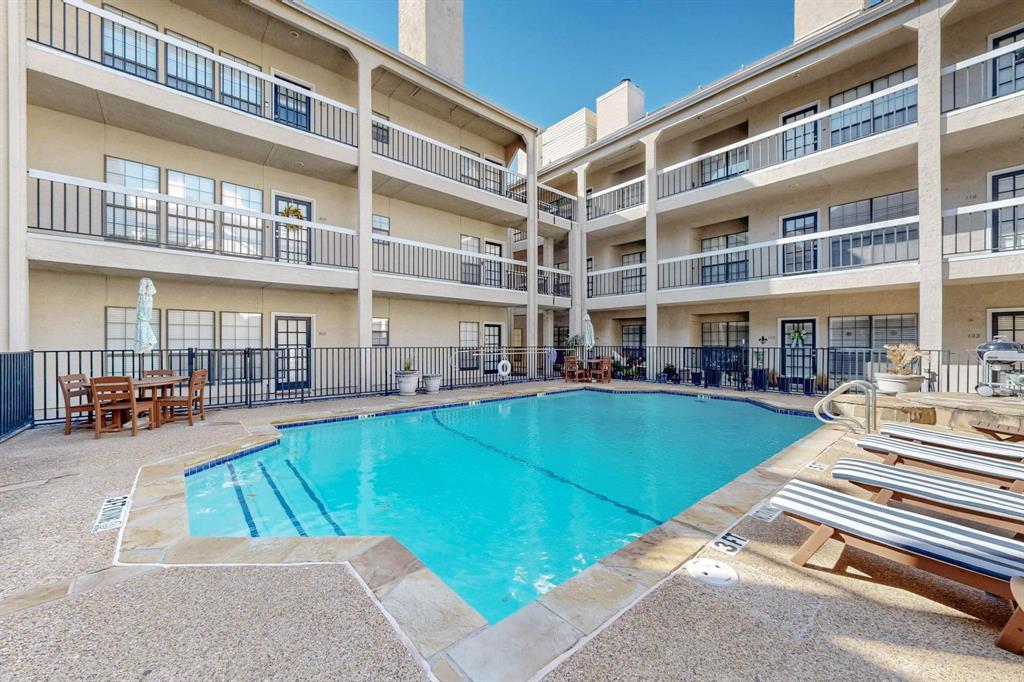 4800 W Lovers Lane Property Photo