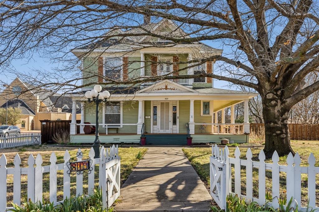 819 S Crockett Street Property Photo