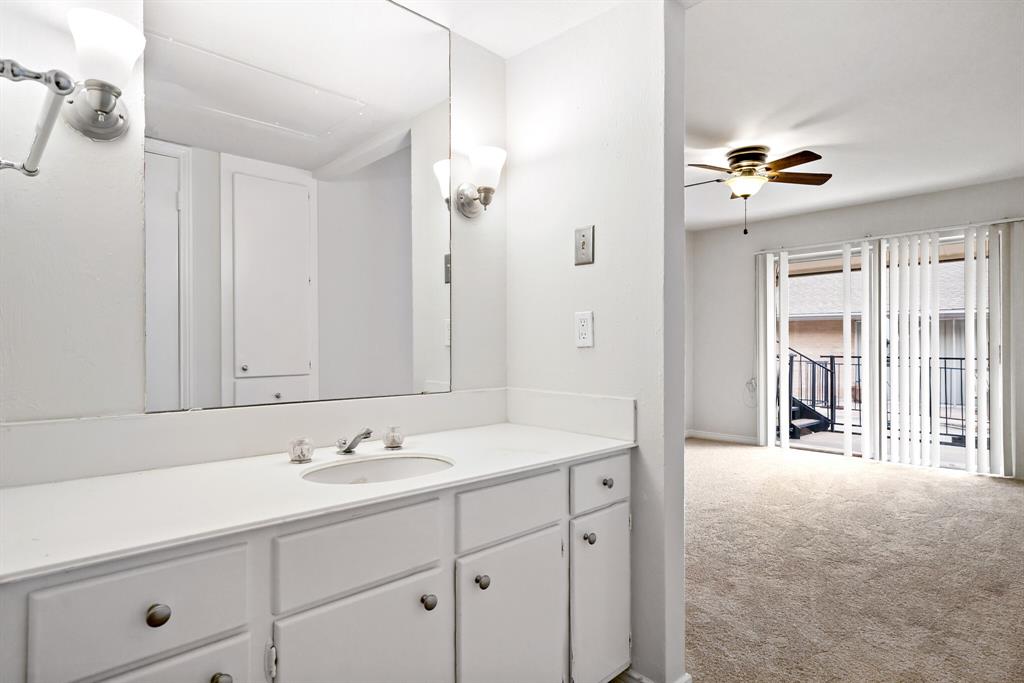 15930 Stillwood Street Property Photo 14