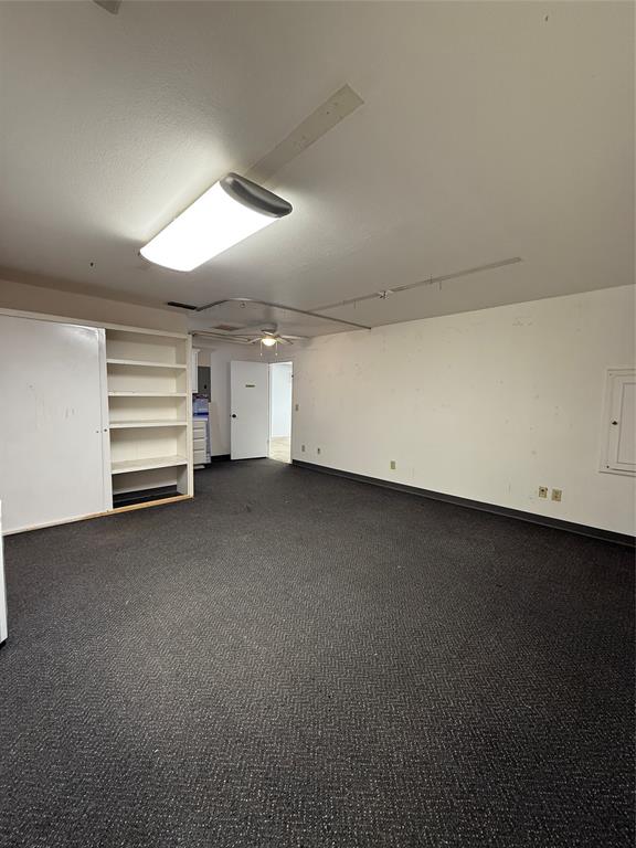 101 E 3rd Street Property Photo 10