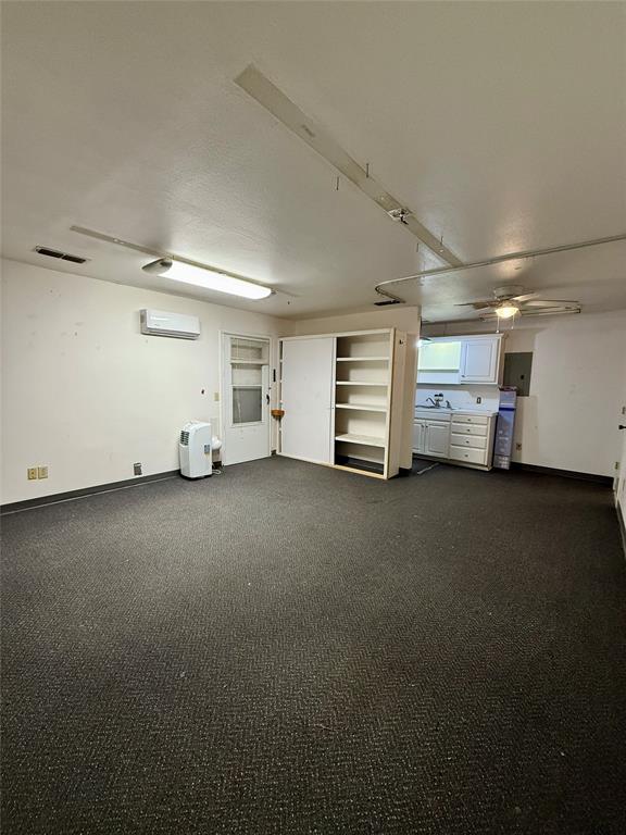 101 E 3rd Street Property Photo 11
