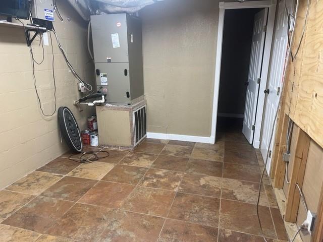 940 E Henderson Street Property Photo 5