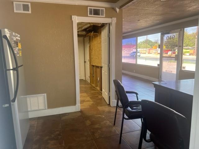 940 E Henderson Street Property Photo 7