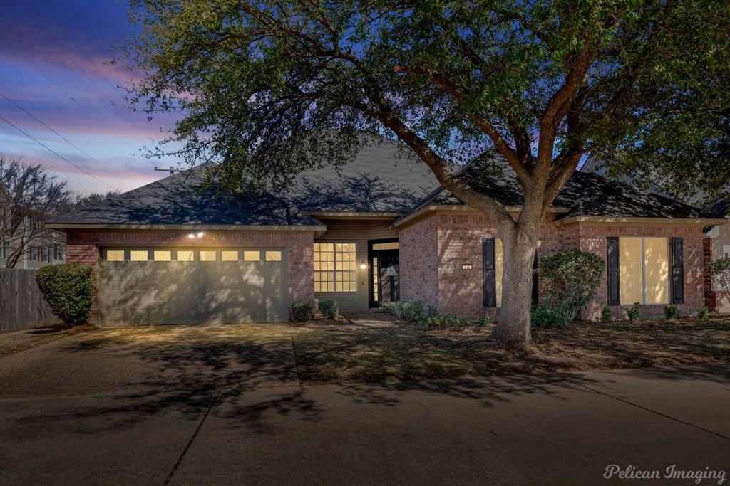 208 Kings Crossing Property Photo