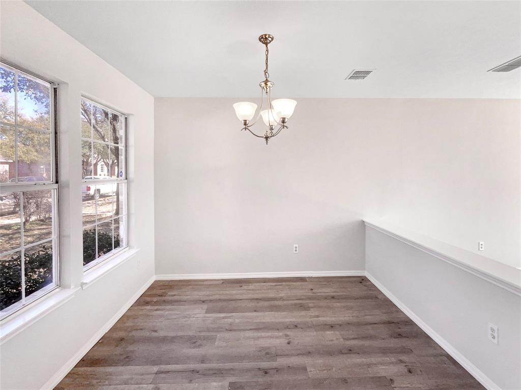 2466 Meadowgate Lane Property Photo 8