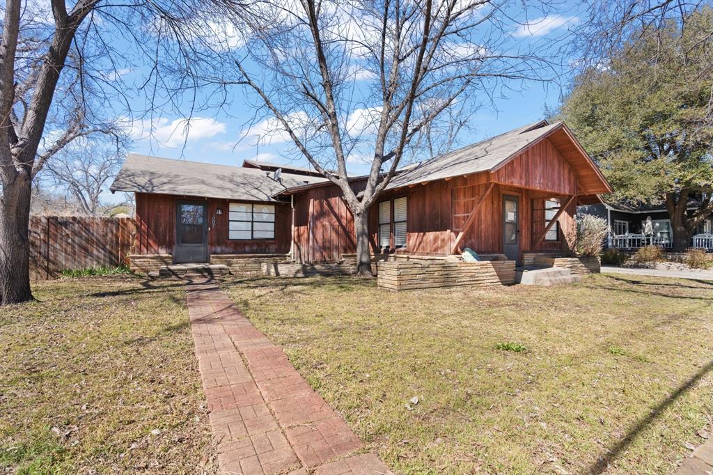 307 Grace Street Property Photo