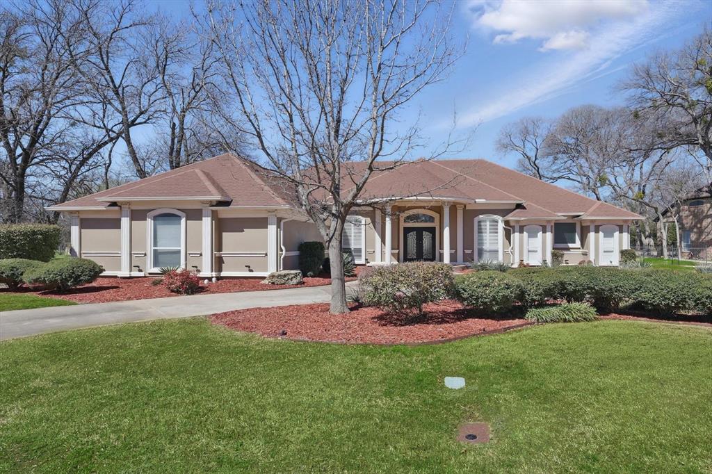 5833 Forest River Drive Property Photo