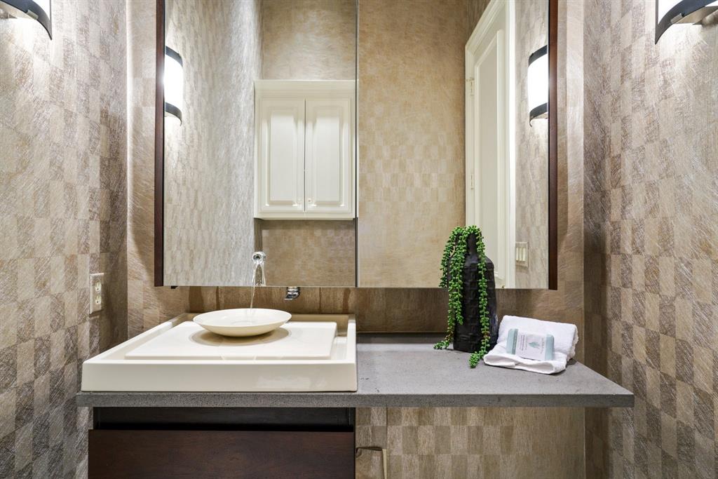 14809 Hampton Court Property Photo 7