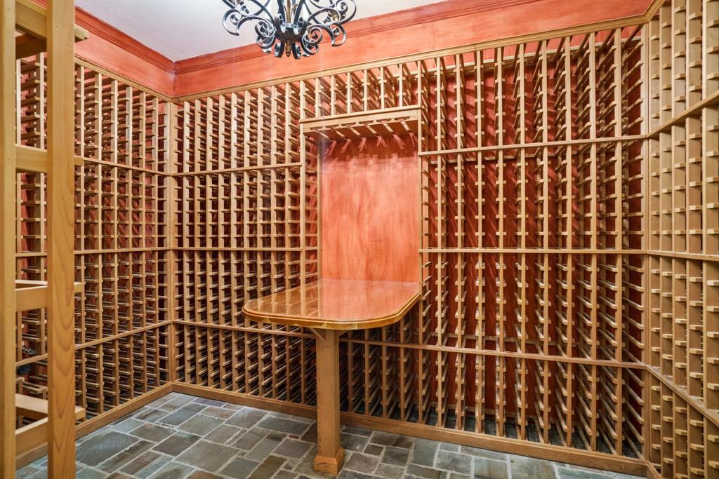 14809 Hampton Court Property Photo 13