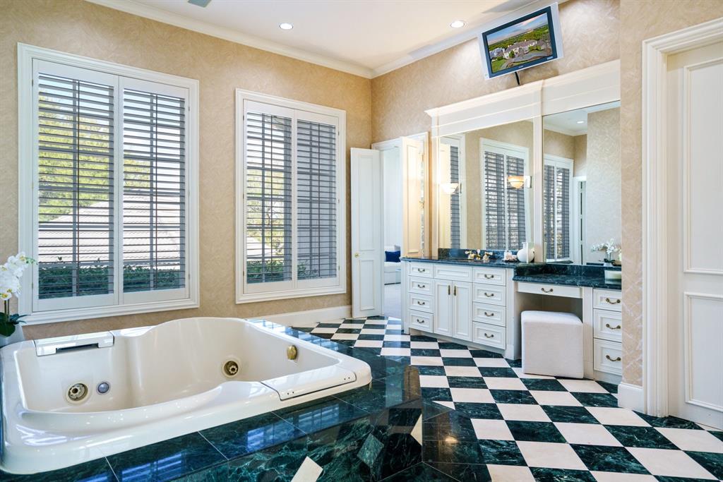 14809 Hampton Court Property Photo 24