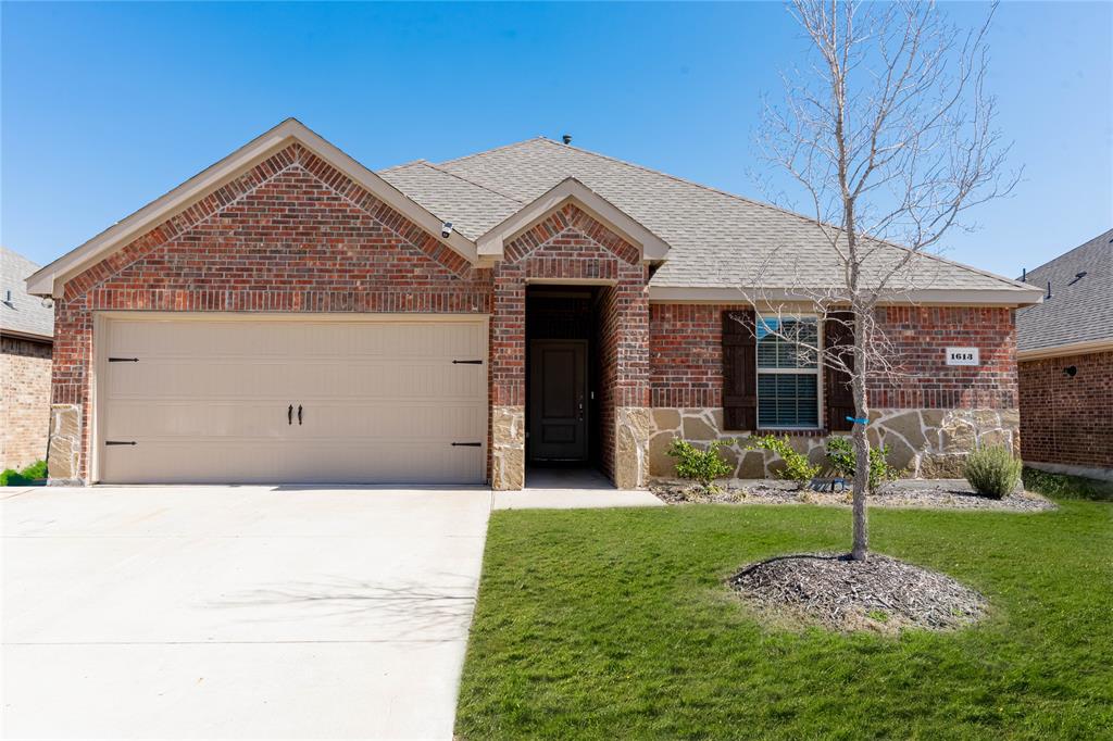 1613 Pioneer Meadow Drive Property Photo 1