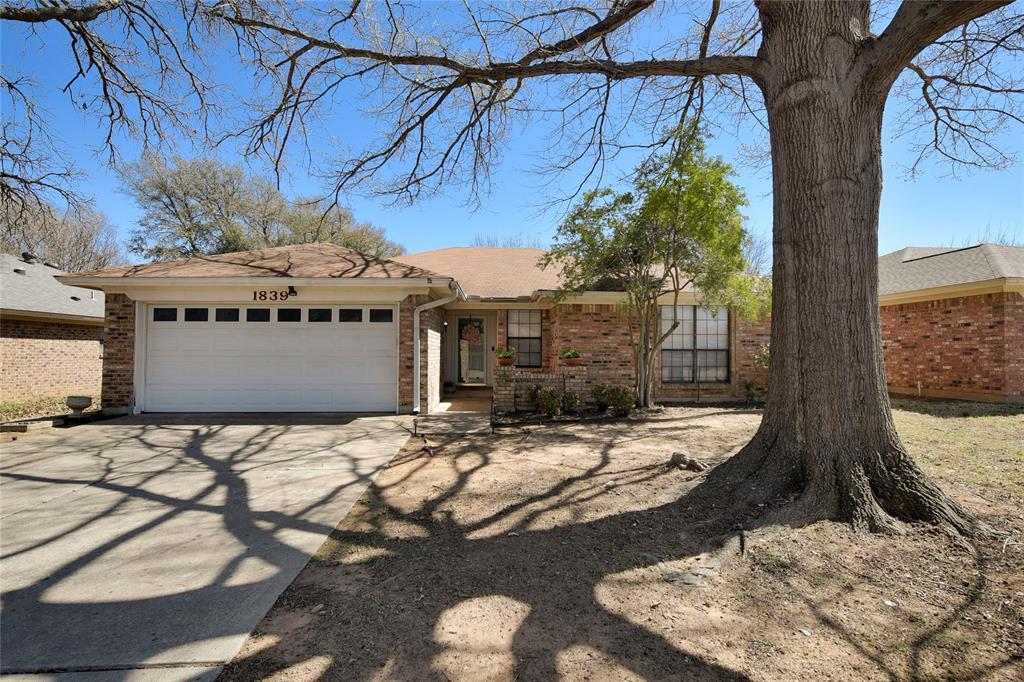 1839 Westcrest Drive Property Photo