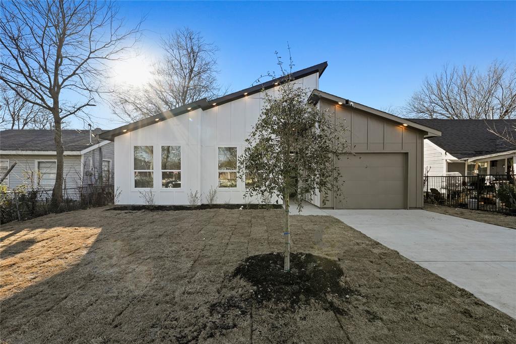 739 Elkhart Avenue Property Photo