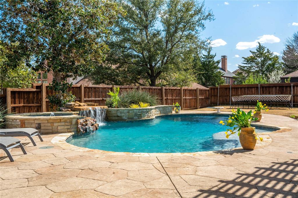 404 Earlston Court Property Photo 1