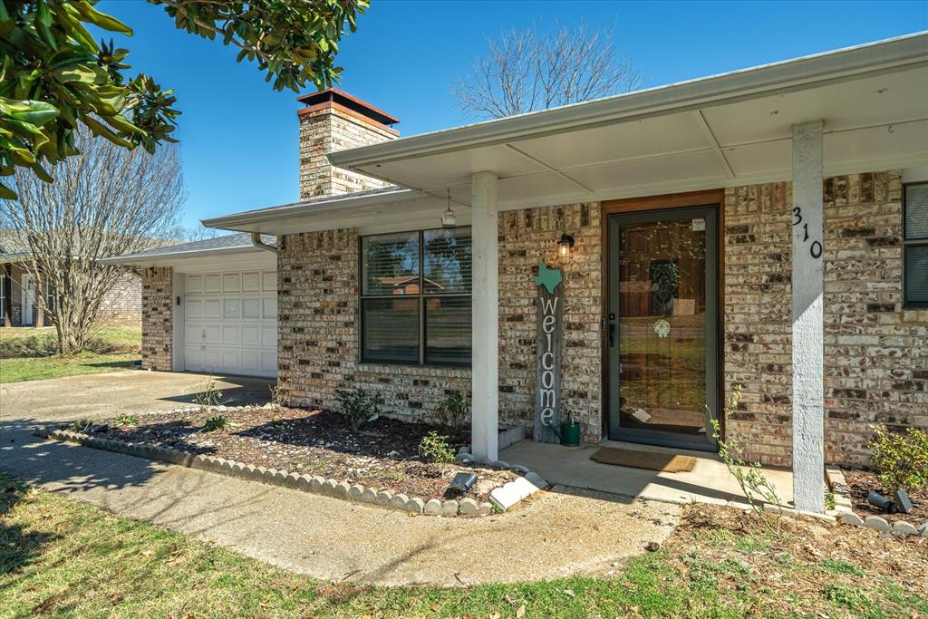310 Mount Sylvan Street Property Photo