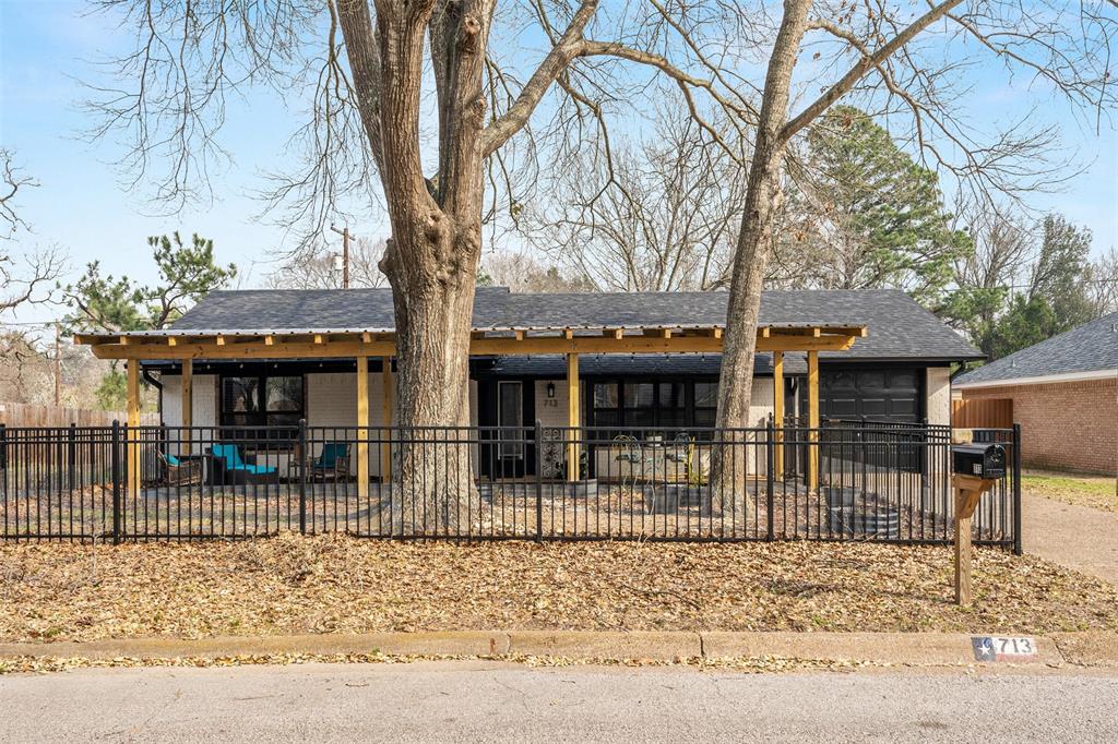 713 Southoak Drive Property Photo