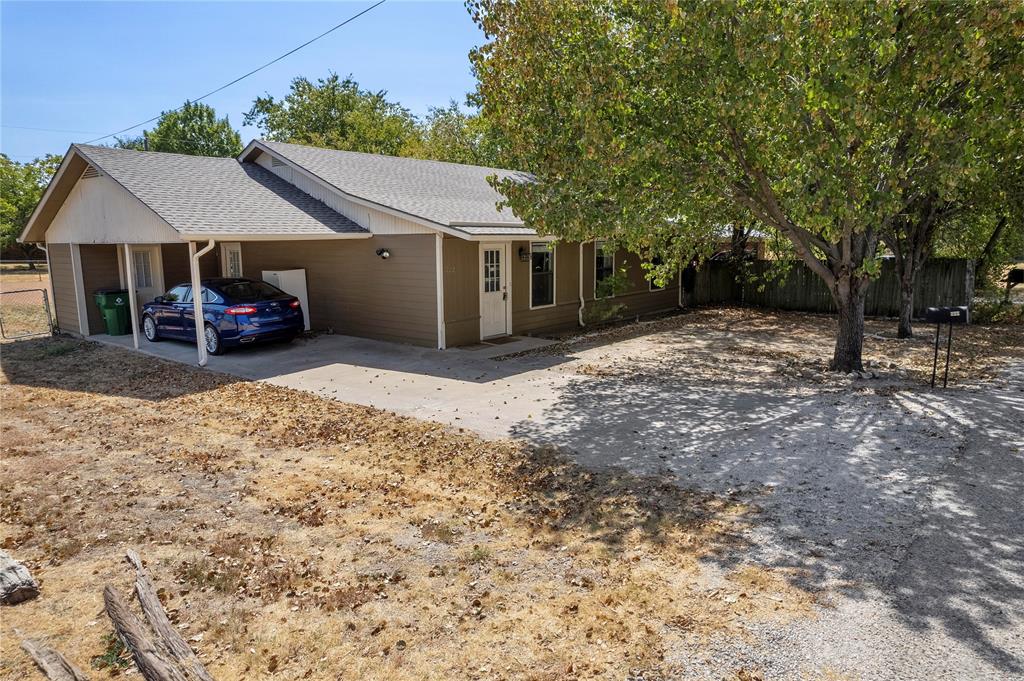 222 Oak Court Property Photo
