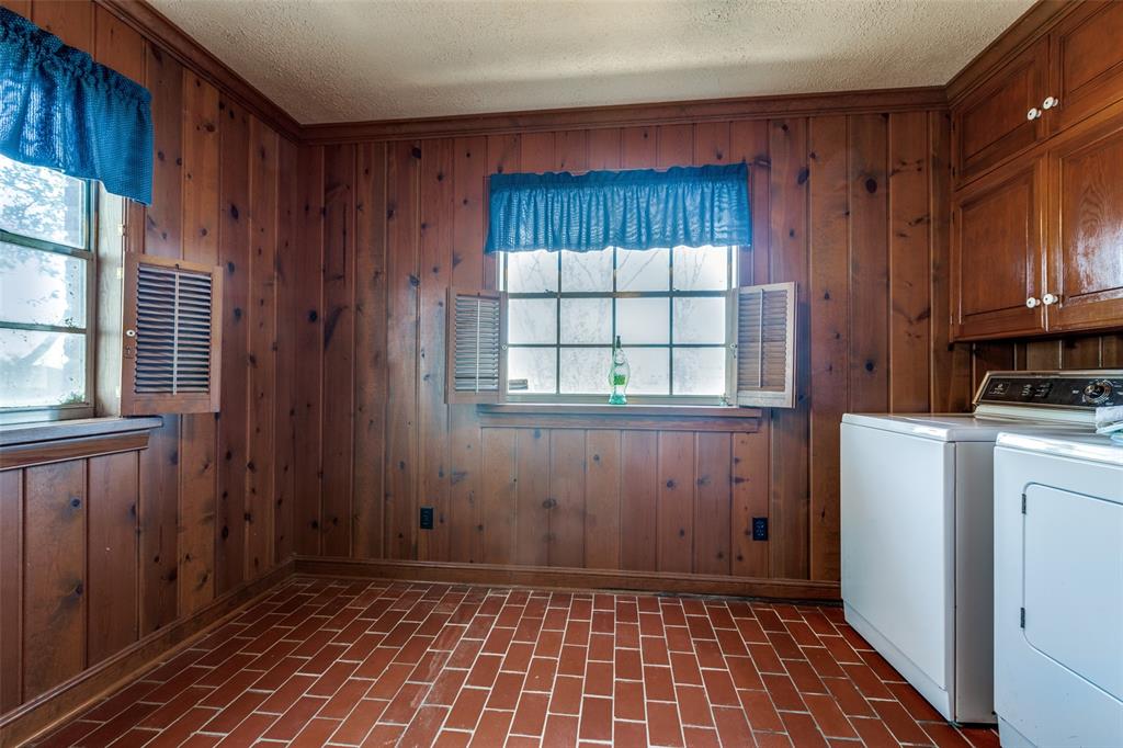 4246 Shore Front Court Property Photo 17