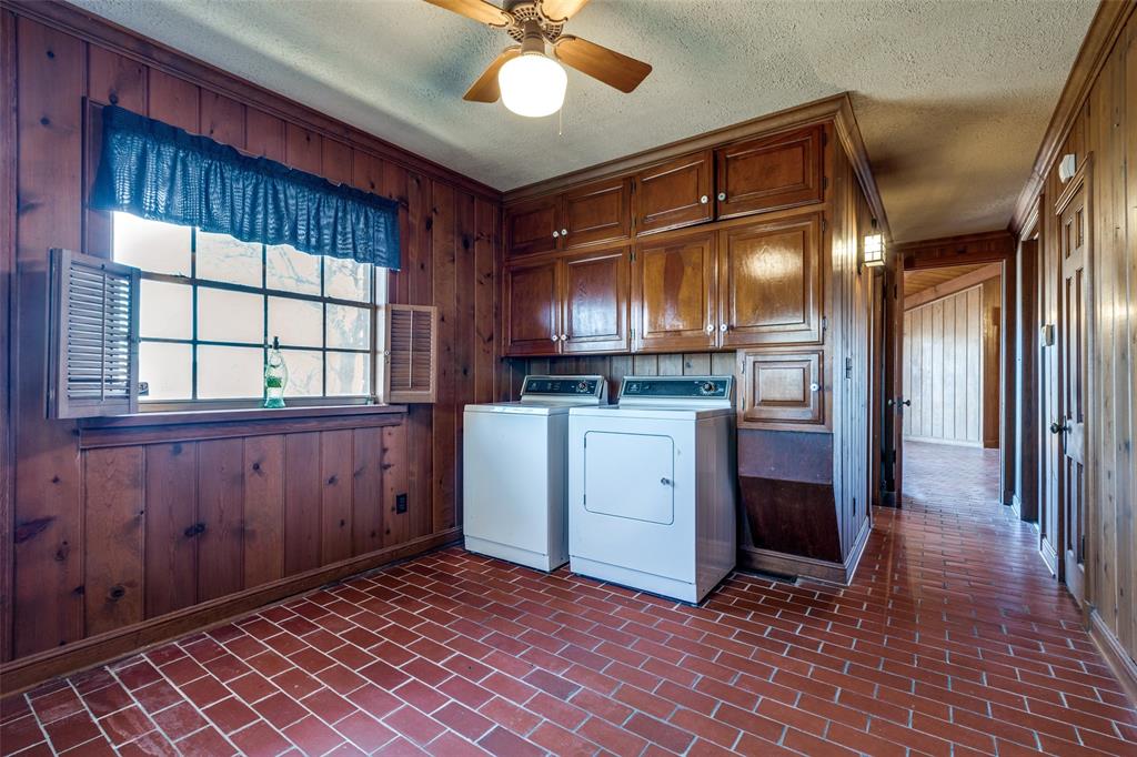 4246 Shore Front Court Property Photo 18