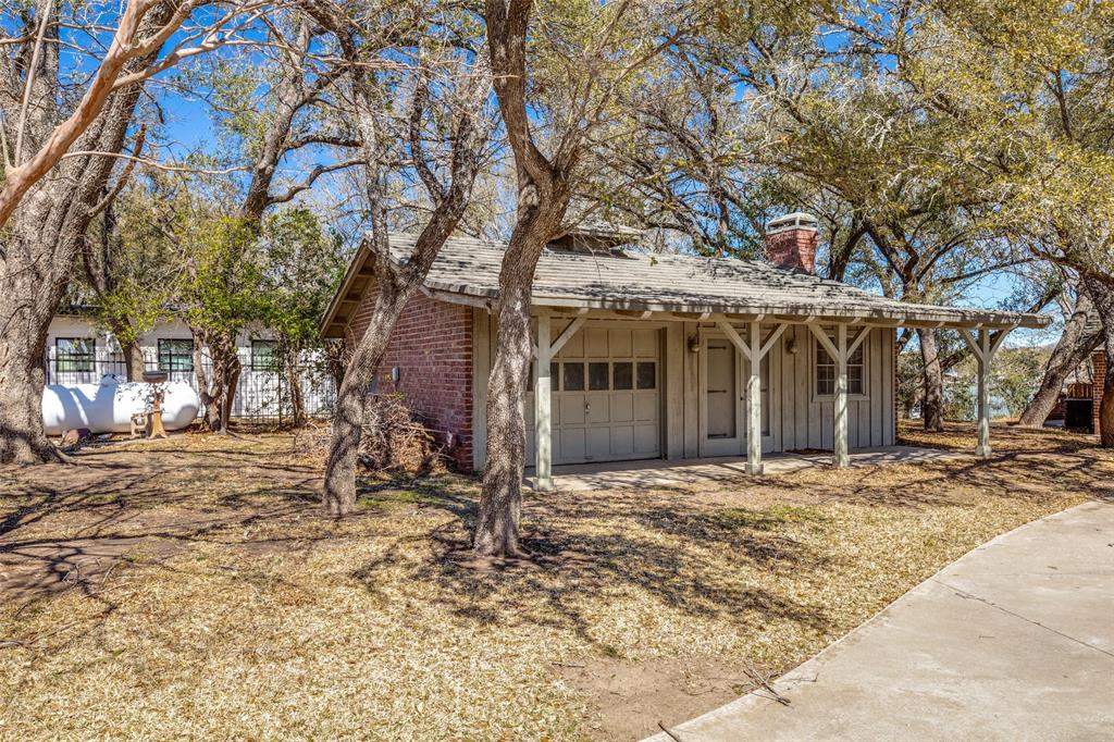 4246 Shore Front Court Property Photo 26