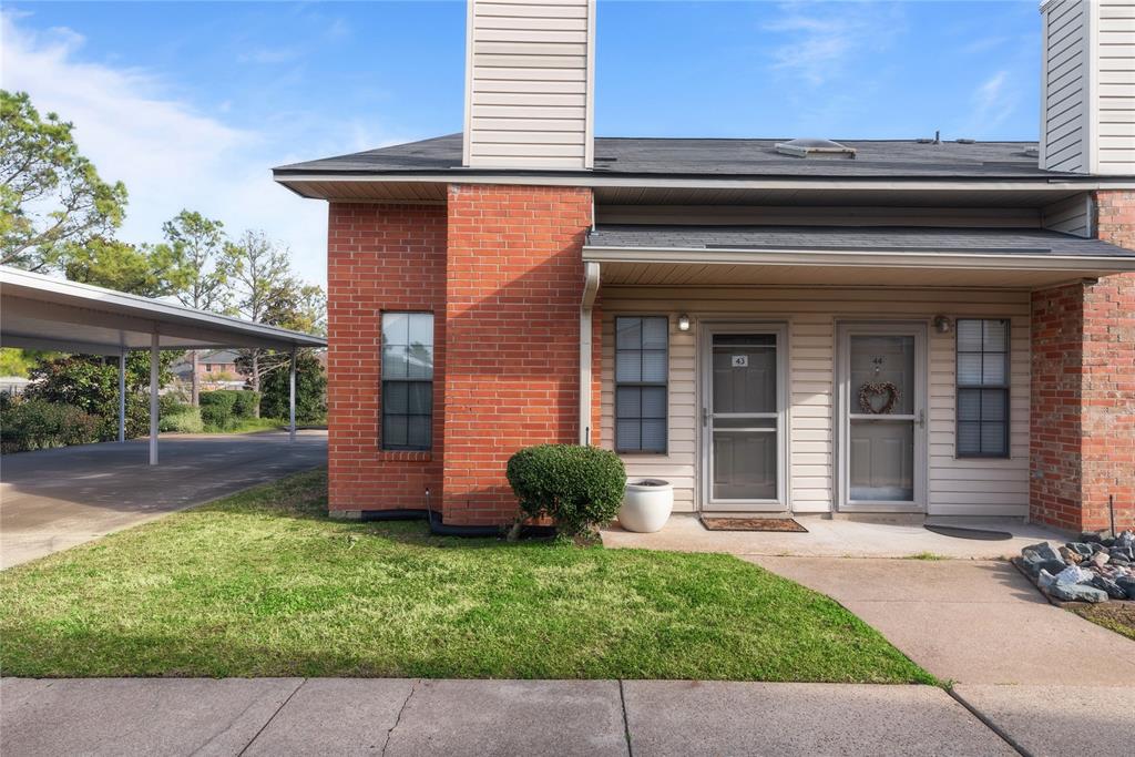 3636 Greenacres Place Drive Property Photo 1