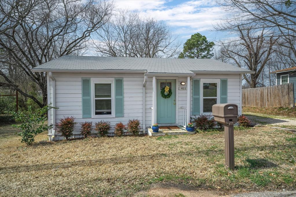 411 Wills Point Street Property Photo