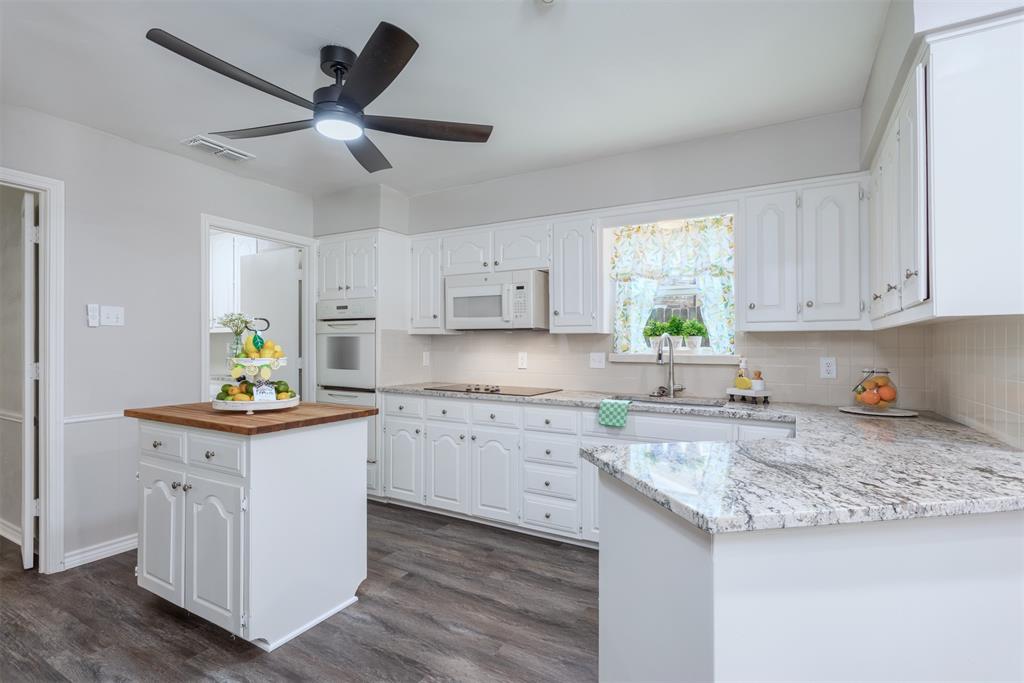 7 Harolds Circle Property Photo 1