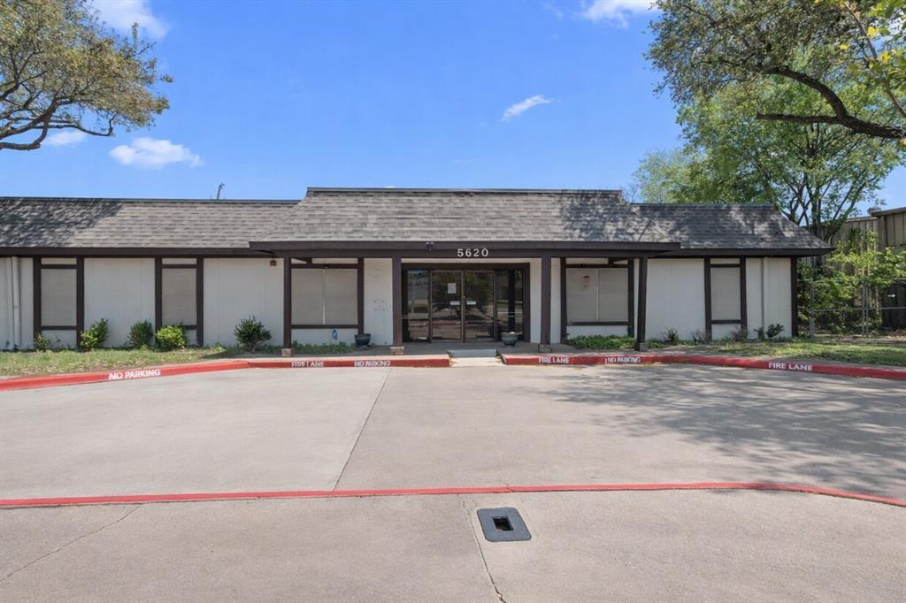 5620 Rowlett Road Property Photo 1