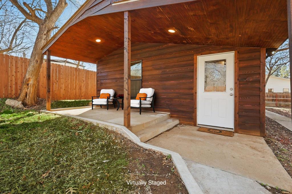 238 Preston Shores Drive Property Photo 1